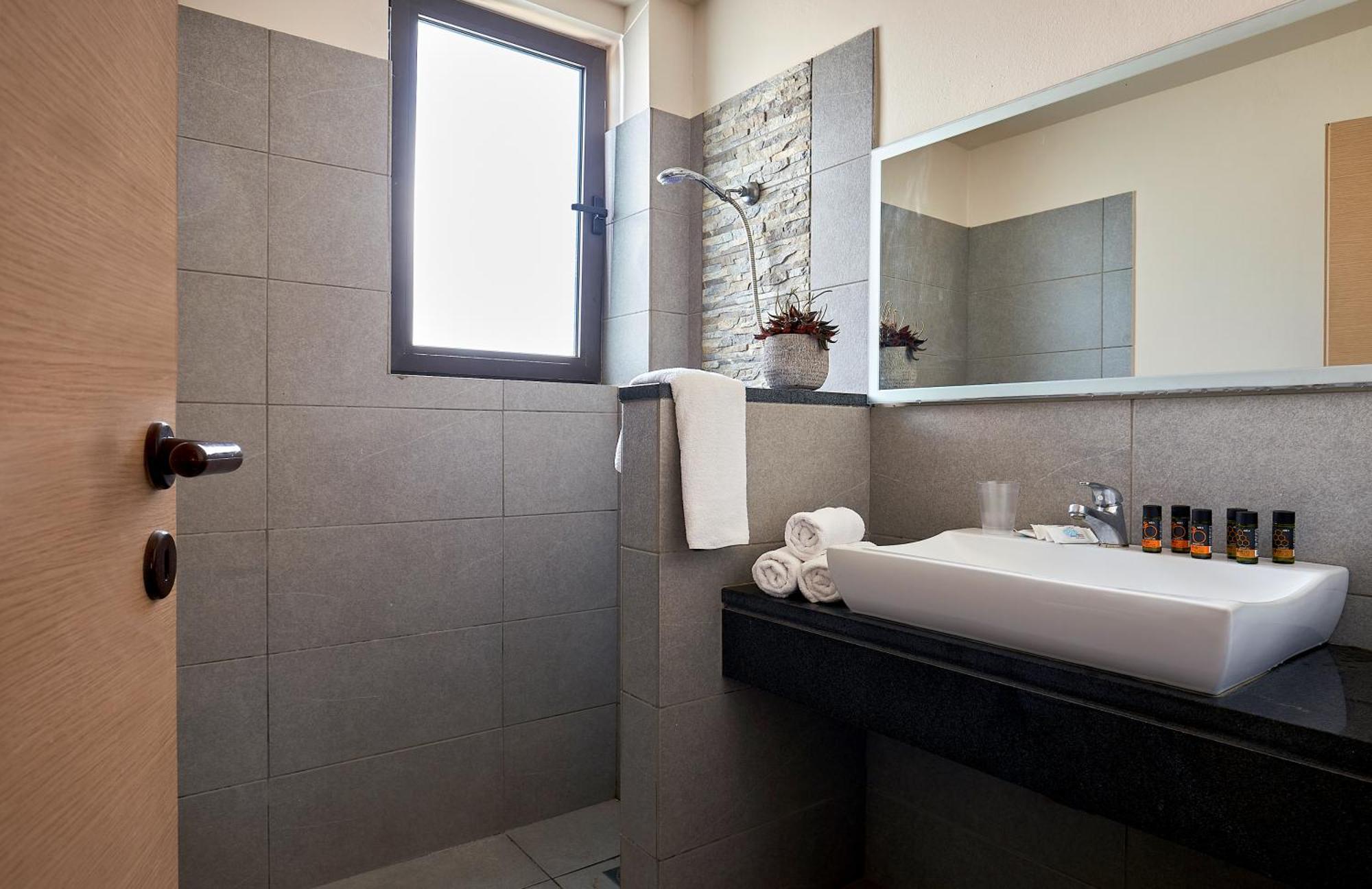 Creteco Hotel & Suites Gournes Gouvon Екстер'єр фото