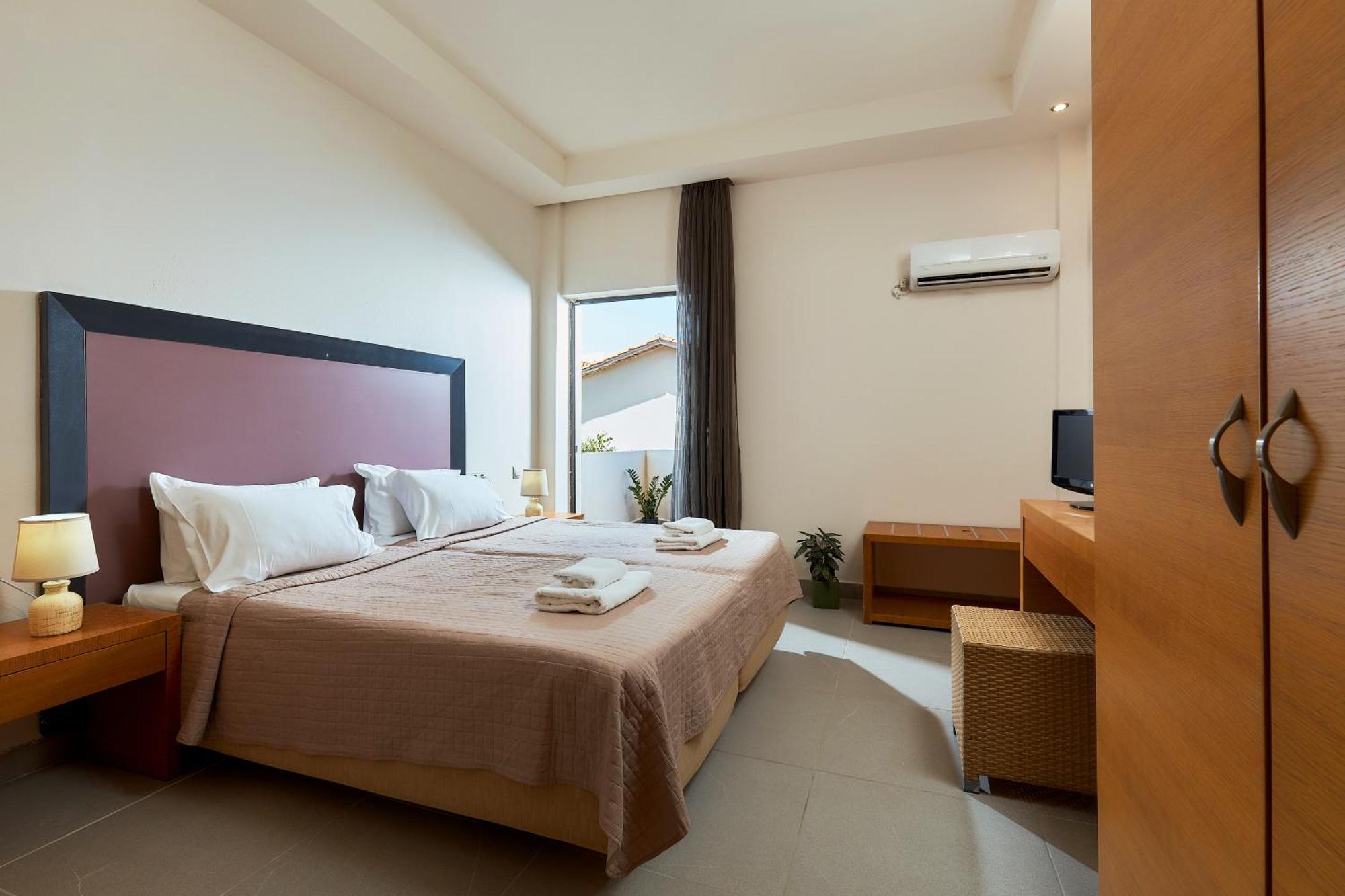 Creteco Hotel & Suites Gournes Gouvon Екстер'єр фото