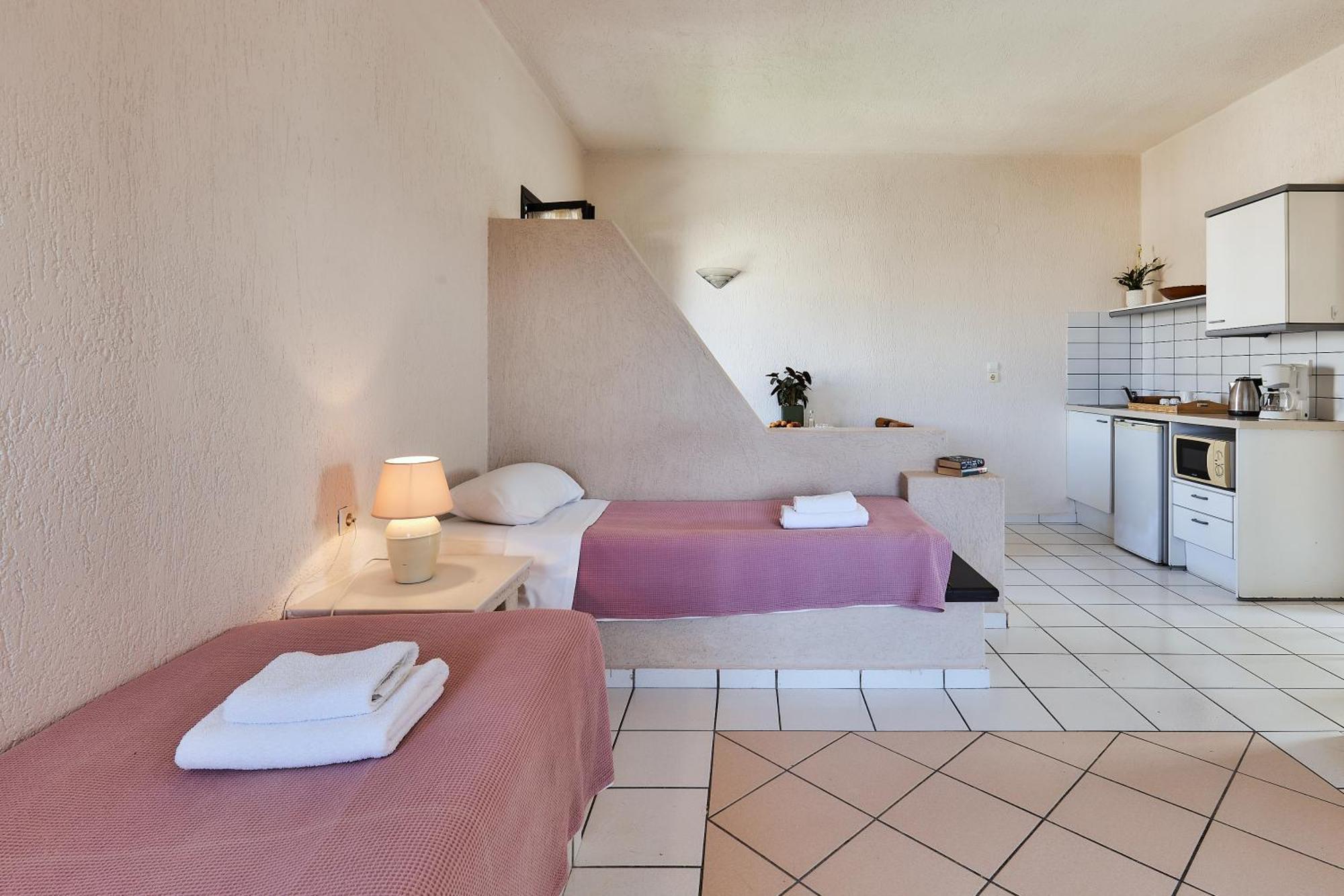 Creteco Hotel & Suites Gournes Gouvon Екстер'єр фото