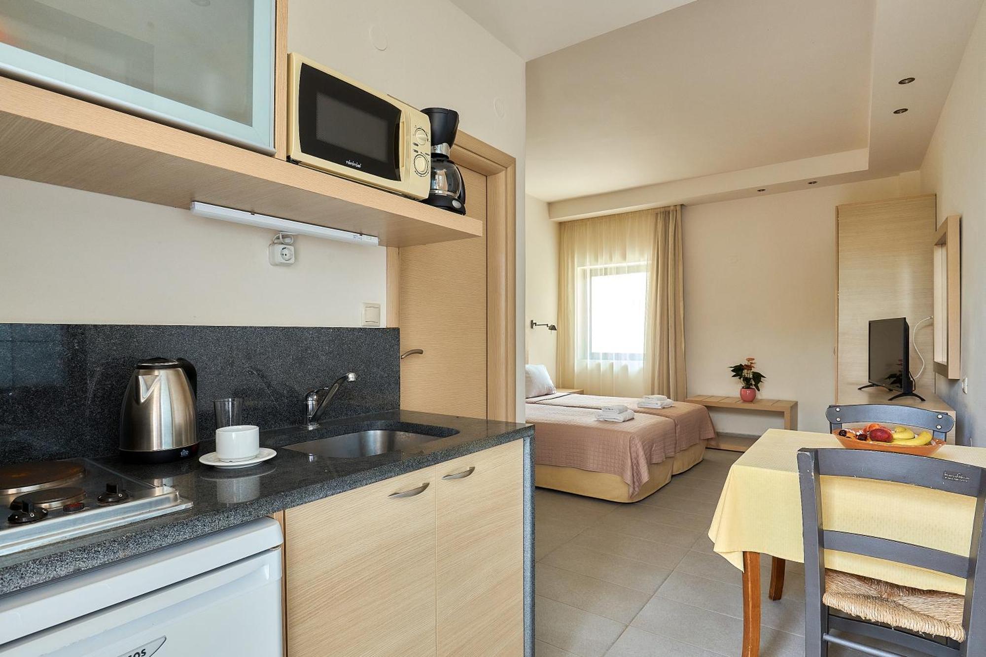 Creteco Hotel & Suites Gournes Gouvon Екстер'єр фото