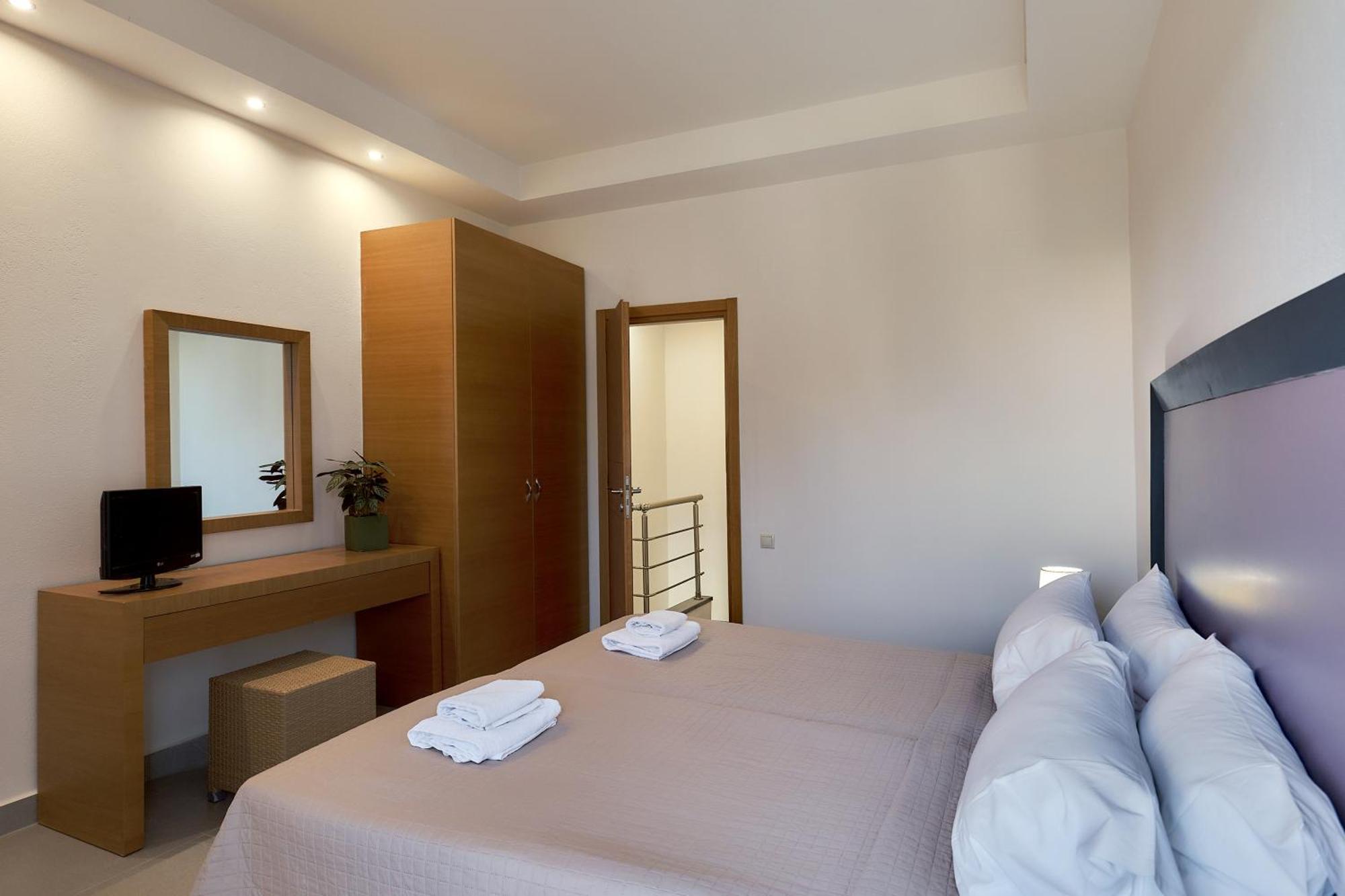Creteco Hotel & Suites Gournes Gouvon Екстер'єр фото