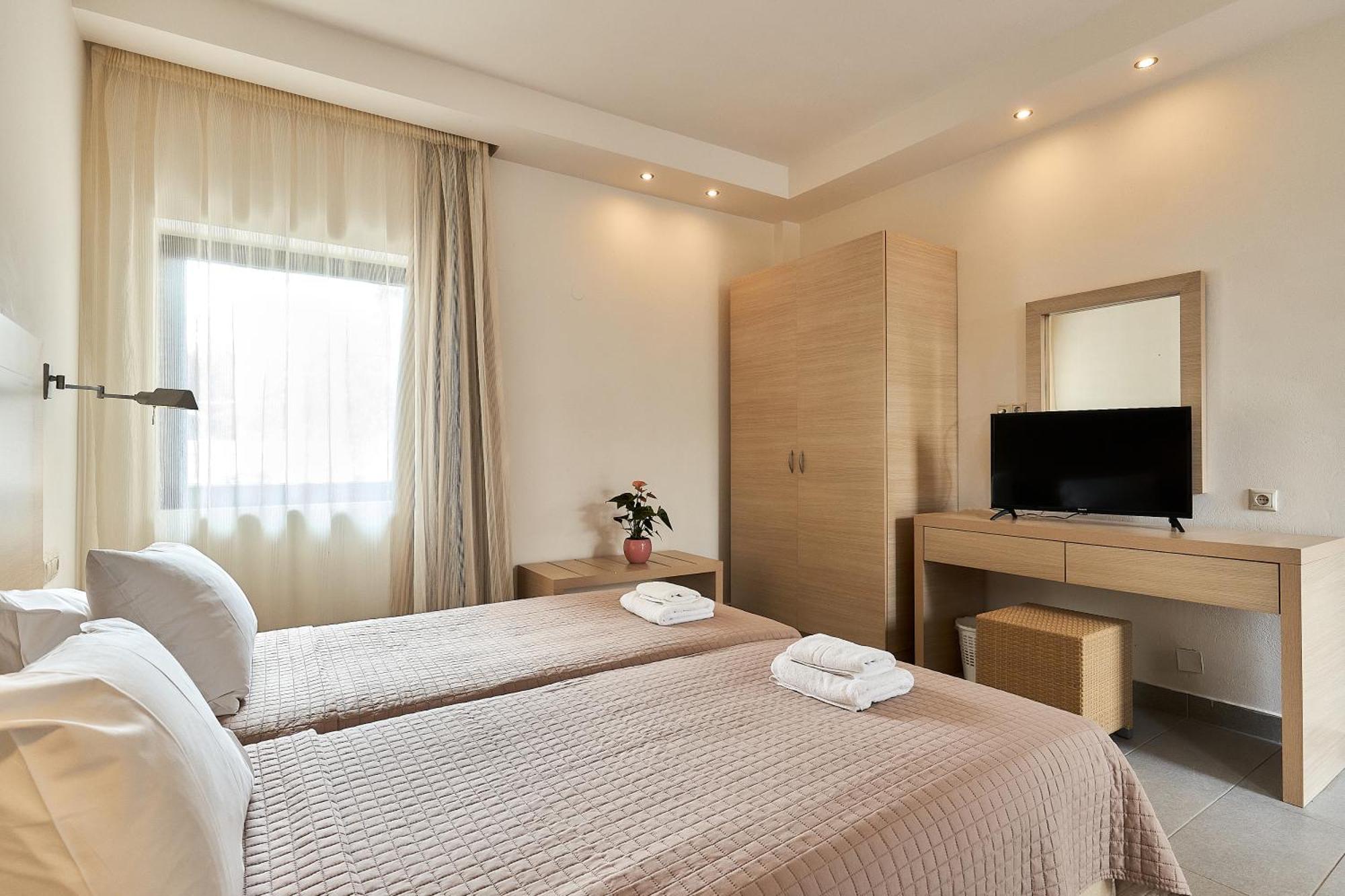 Creteco Hotel & Suites Gournes Gouvon Екстер'єр фото