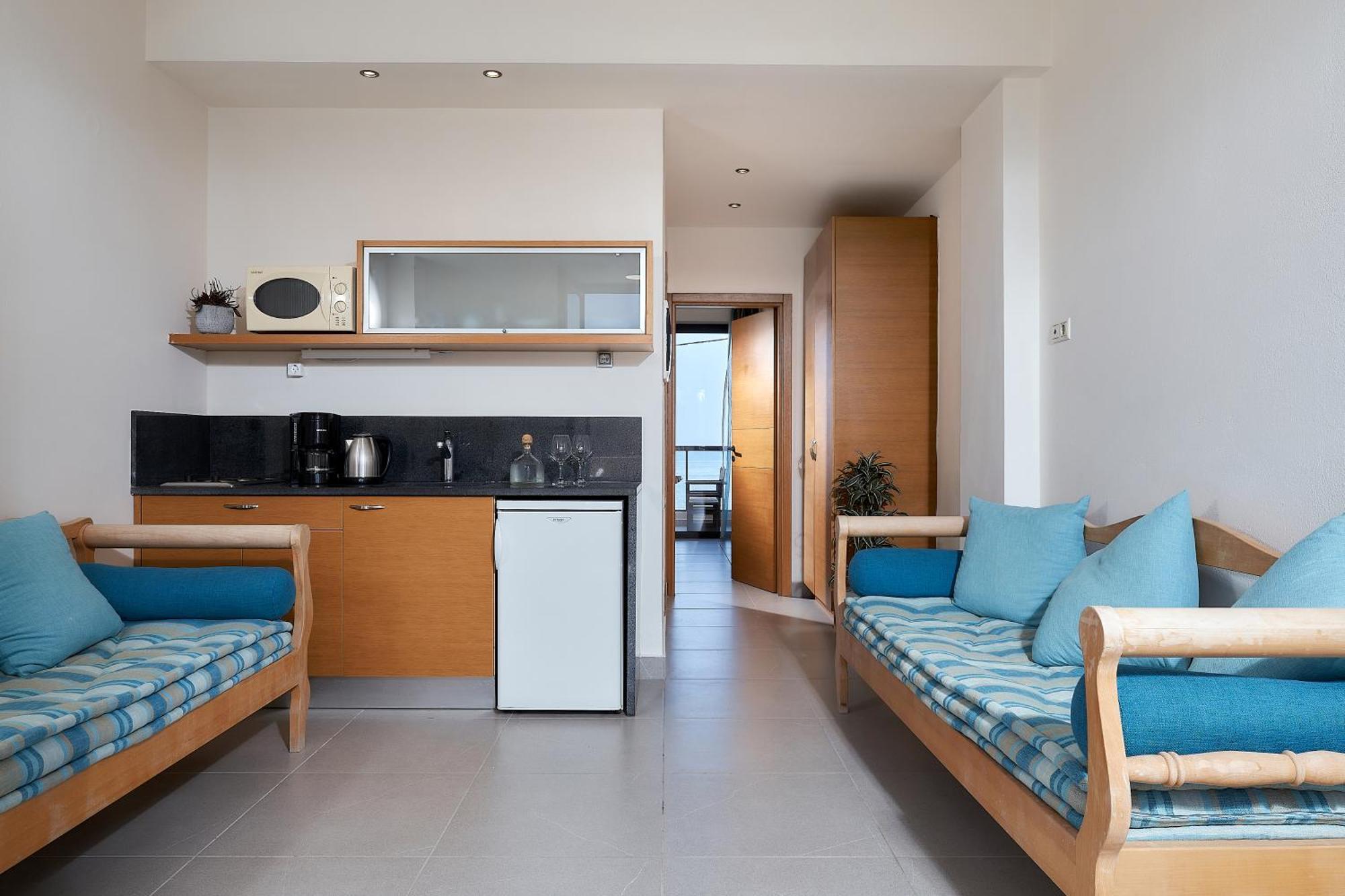 Creteco Hotel & Suites Gournes Gouvon Екстер'єр фото