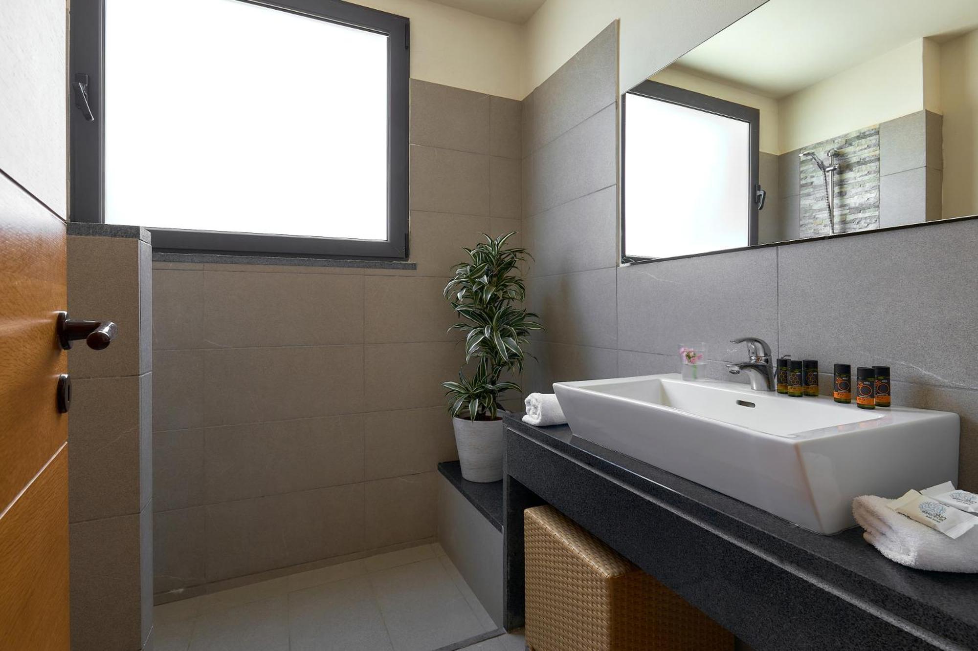 Creteco Hotel & Suites Gournes Gouvon Екстер'єр фото